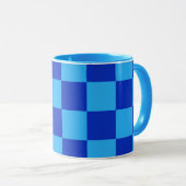 Licht en donkerblauw checker ontwerp mok (Voorkant rechts)
