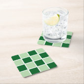 Licht en donkergroen controlepatroon kartonnen onderzetters (Insitu)