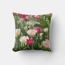 licht en donkerroze tulp kussen