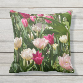 licht en donkerroze tulp kussen