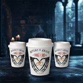 Licht gotisch skelet handen bruiloft papieren bekers