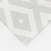 Licht grijs en wit diamantpatroon fleece deken (Hoek)