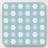 Licht grijs en witte bloemen op Blauwgroen Bier Onderzetter (Voorkant)