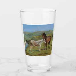 Licht grijs paard in een veld (paardachtige) glas