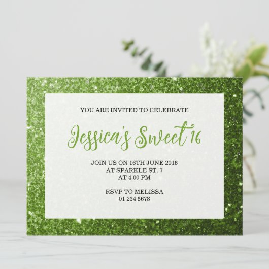 Licht groene sparkles Sweet 16 elegant script Kaart (Staand voorkant)