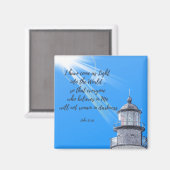 Licht huis met John 12:46 Magneet (Voorkant / Achterkant)