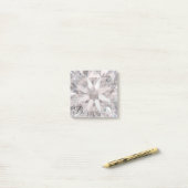 Licht roze diamantmonogram post-it® notes (Op bureau)