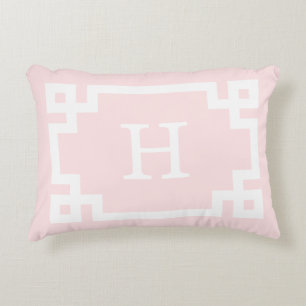 Licht Roze Griekse Sleutel Frame #2 Initiële Monog Decoratief Kussen