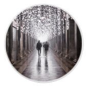 Licht, schaduwen en symmetrie - sepia keramische knop (Voorkant)