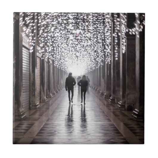 Licht, schaduwen en symmetrie - sepia tegeltje (Voorkant)