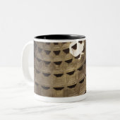 Licht schitterend door oculus in het Pantheon in Tweekleurige Koffiemok (Voorkant links)