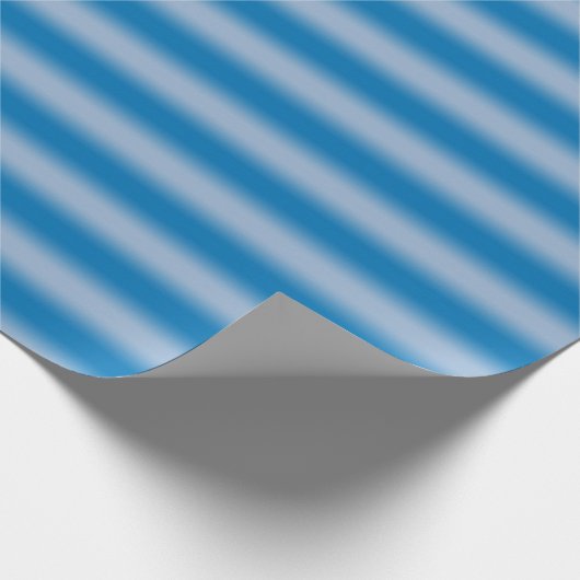 Licht tot donkerblauwe verloopzachte strepen cadeaupapier (Hoek)