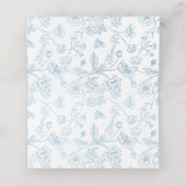  Lichtblauw Bloemen Monogram Crest Bruiloft Plaatskaartje (Binnenkant ongevouwen)