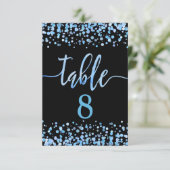 Lichtblauw confetti tafelnummer zitplaatsindeling (Staand voorkant)