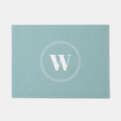 Lichtblauw discreet bloemmotief blauw monogram deurmat (Voorkant)
