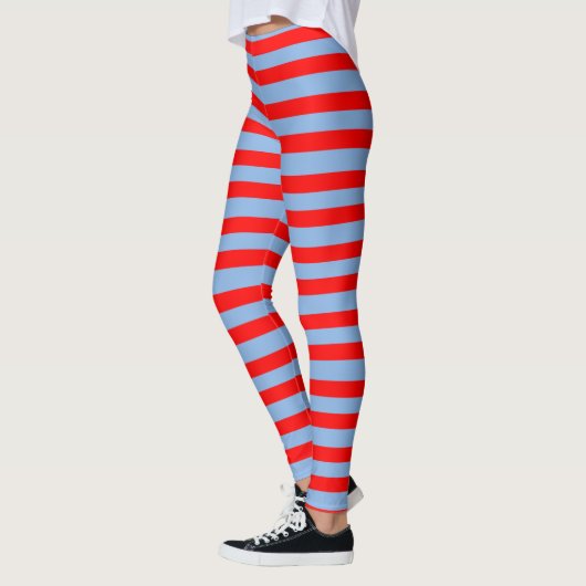 Lichtblauw en rood gestreepte leggings (Links)