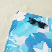 Lichtblauw en Wit Abstract penseelstreken Strandlaken (In situ)