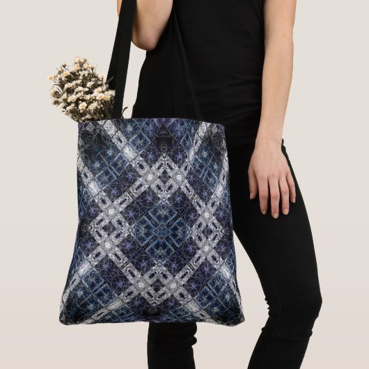 Lichtblauw en wit geometrisch rooster tote bag (Dichtbij)