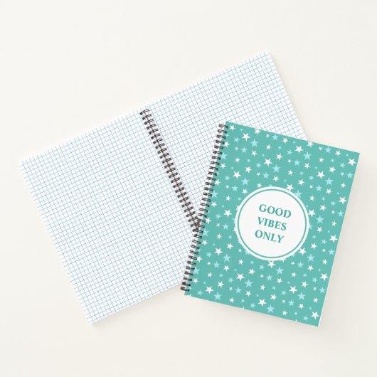 Lichtblauw en witte sterren op Blauwgroen Notitieboek (Binnen)