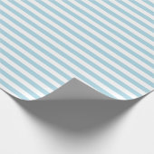 Lichtblauw en witte strepen cadeaupapier (Hoek)