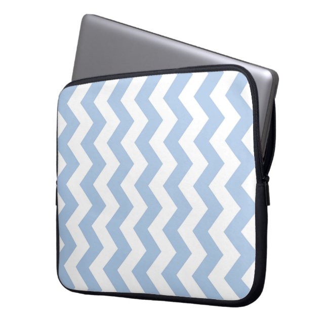 Lichtblauw en witte zigzag laptop sleeve (Voorkant Links)