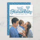 Lichtblauw Gelukkig Chanoeka Hand Lettered Foto Feestdagenkaart<br><div class="desc">Lichtblauw Happy Chanoeka Hand Lettered Photo Holiday Kaart | Stuur Chanoeka groeten aan familie en vrienden met deze aanpasbare vakantie platte kaart. Het bevat een lichtblauw handschrift met een menorah-illustratie. Andere kleuren zijn beschikbaar.</div>