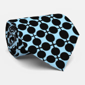 Lichtblauw met zwarte geometrische stropdas (Opgerold)