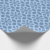 Lichtblauw oosters geometrisch patroon cadeaupapier (Hoek)