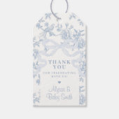 Lichtblauw Toile en Bow Baby shower Favoriet Cadeaulabel (Voorkant)