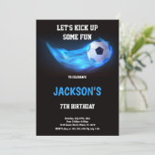 Lichtblauw Voetbal Verjaardag Uitnodiging (Staand voorkant)