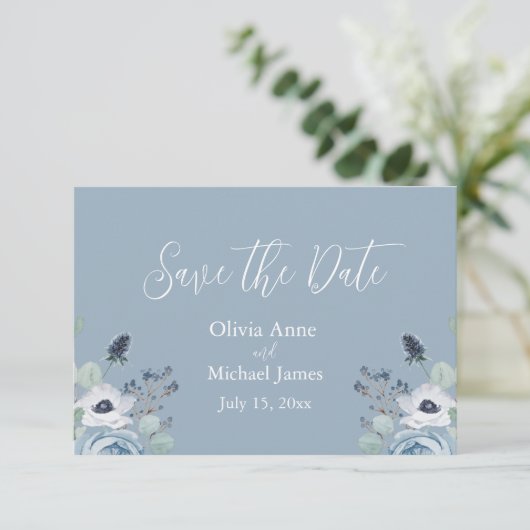 Lichtblauw & Witte Bloemen Save The Date (Staand voorkant)
