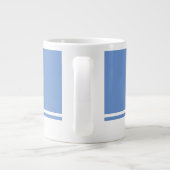 Lichtblauwe achtergrond White Edge Racing Stripes Grote Koffiekop (Achterkant)