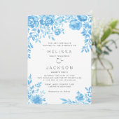 Lichtblauwe Bloemen Grens Huwelijksuitnodiging Kaart (Staand voorkant)