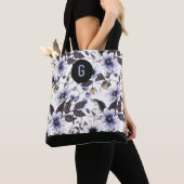 Lichtblauwe bloemen groene bladeren aangepast mono tote bag (Dichtbij)