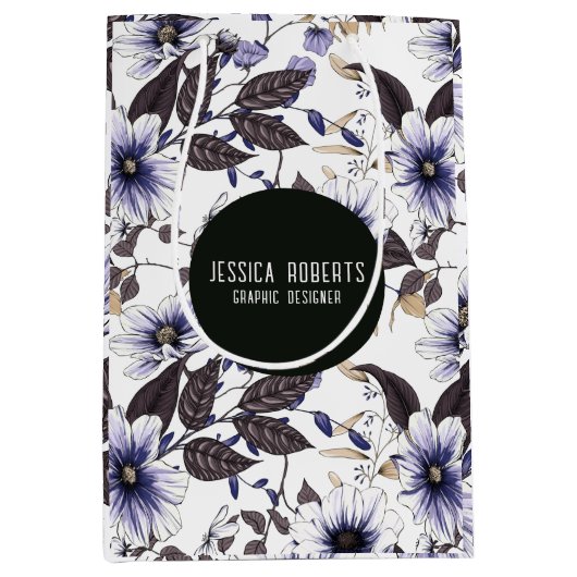 Lichtblauwe bloemen met groene bladeren naadloos medium cadeauzakje (Voorkant)