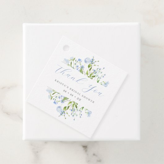 Lichtblauwe bloemige bruidsbruiloft bedankt bedankjes labels (In situ)