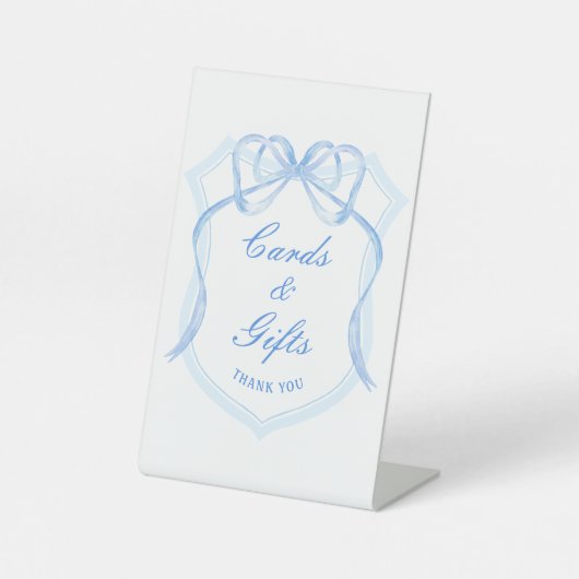 Lichtblauwe Bow Crest Kaarten & Geschenken Reclamebord Met Voetstuk (Voorkant)