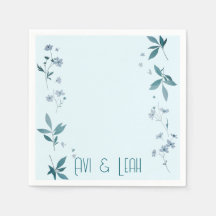 Lichtblauwe elegante bloemen en verlaat het diner