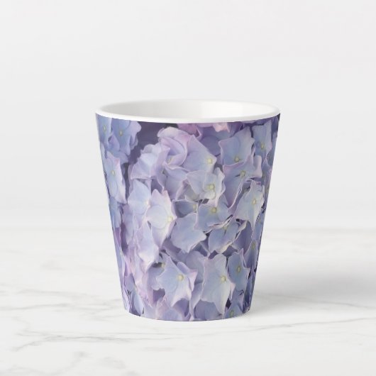 Lichtblauwe en roze Hydrangea Latte Mok (Voorkant)