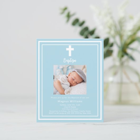 Lichtblauwe foto jongen Doopsel uitnodiging (Staand voorkant)