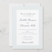 Lichtblauwe gestreepte moderne script huwelijksuit kaart (Voorkant)