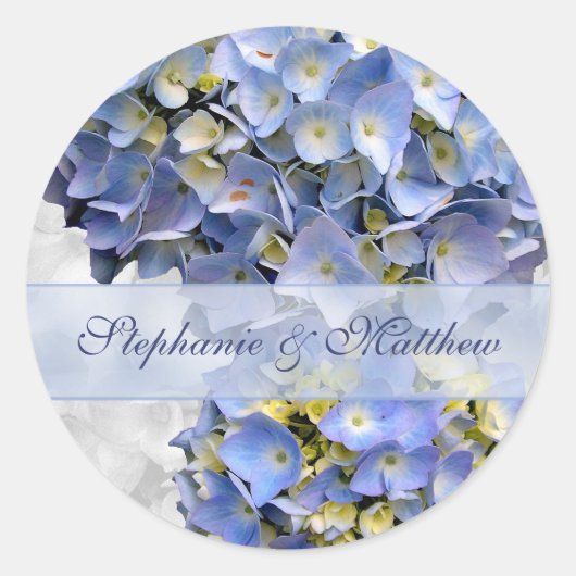 Lichtblauwe Hydrangeas Sticker, "Alpha" Ronde Sticker (Voorkant)