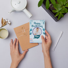 Lichtblauwe illustratieve verjaardagskaart kaart