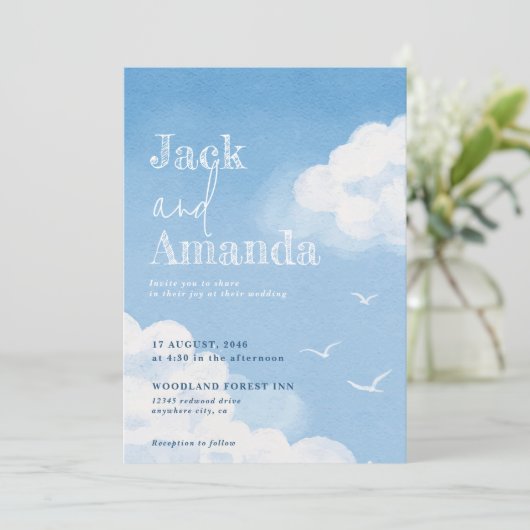 Lichtblauwe lucht Waterverf bruiloft uitnodiging K (Staand voorkant)