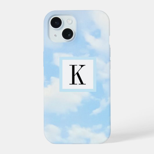Lichtblauwe Sky Clouds Foto met Single Initiaal iPhone 15 Case (Achterkant)