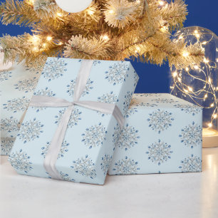 Lichtblauwe Sneeuwvlokken Kerstmis Cadeaupapier