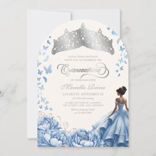 Lichtblauwe Tiara vlinders bloemen Quinceanera Kaart (Voorkant)