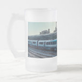 Lichtblauwe trein matglas bierpul (Links)