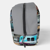 Lichtblauwe trein toilettasje (Rechts)