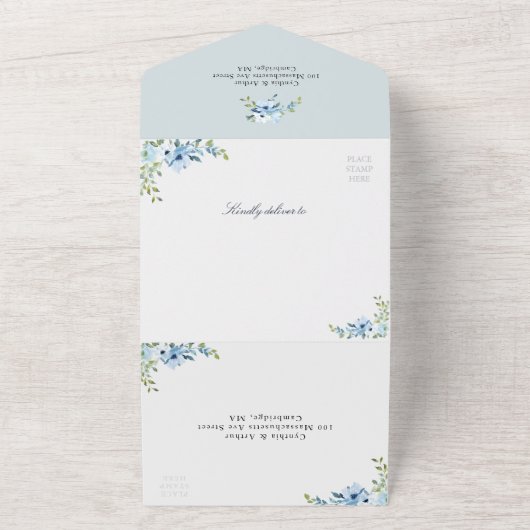 lichtblauwe waterverf florale bruiloft all in one uitnodiging (Buitenkant)